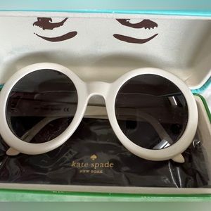 KATE SPADE GRACEANN ROUND oversized white sunglasses.
